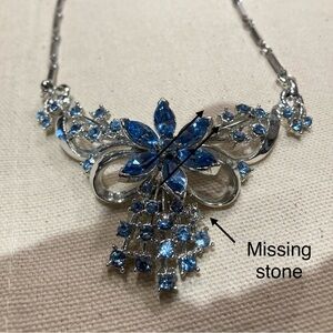 💎 Vintage-Inspired Blue Crystal Statement Necklace – Mid-Century Glam 💎
